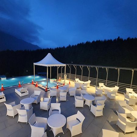 The Orchard Greens Resort - A Centrally Heated Property Manāli Eksteriør bilde