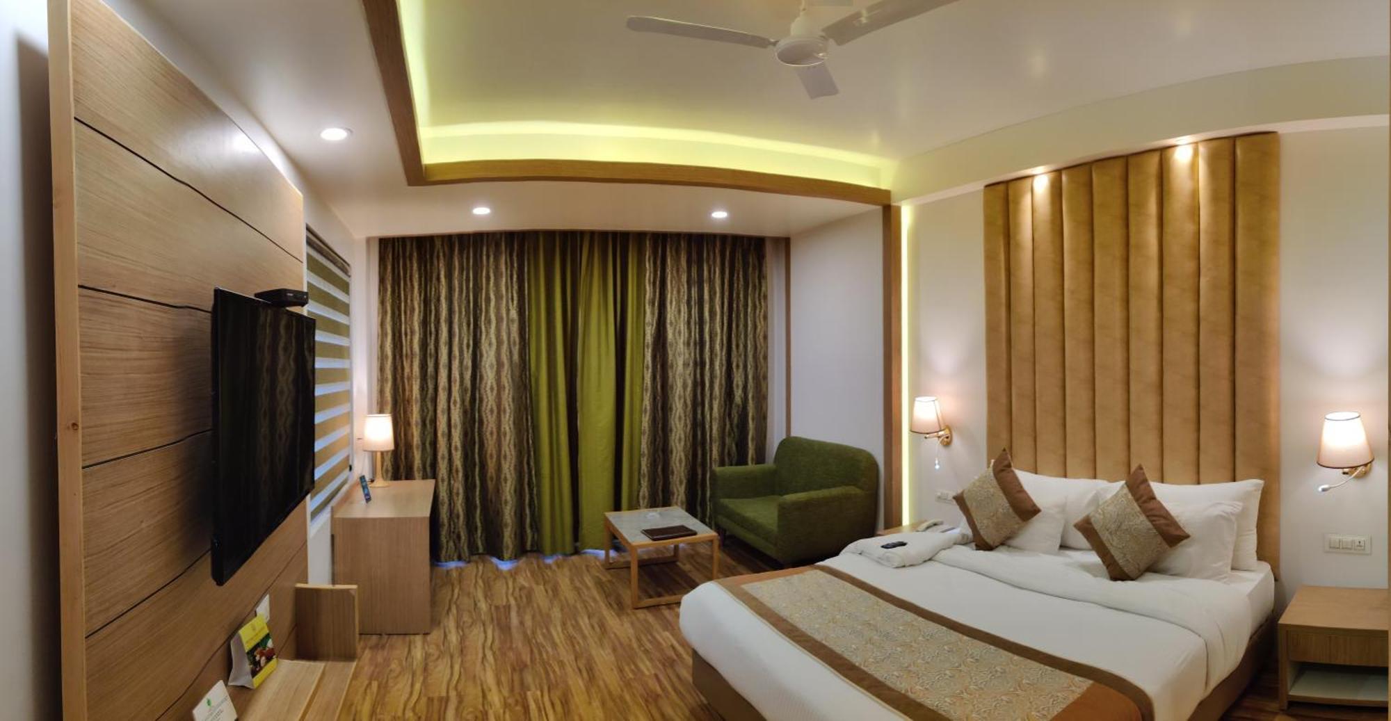 The Orchard Greens Resort - A Centrally Heated Property Manāli Eksteriør bilde