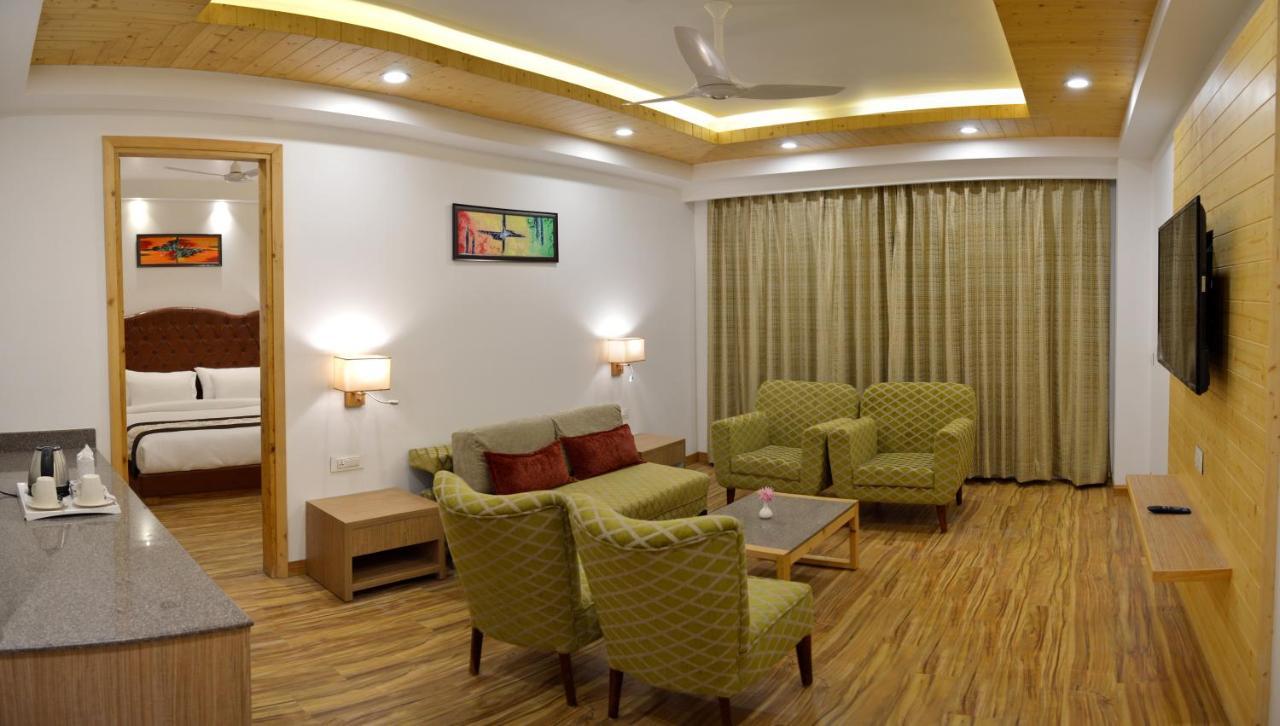 The Orchard Greens Resort - A Centrally Heated Property Manāli Eksteriør bilde